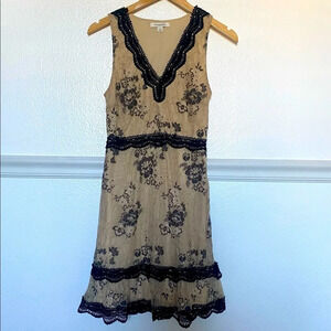 Francesca’s collection Women’s Knee high/Below the knee dress.Nude/beige